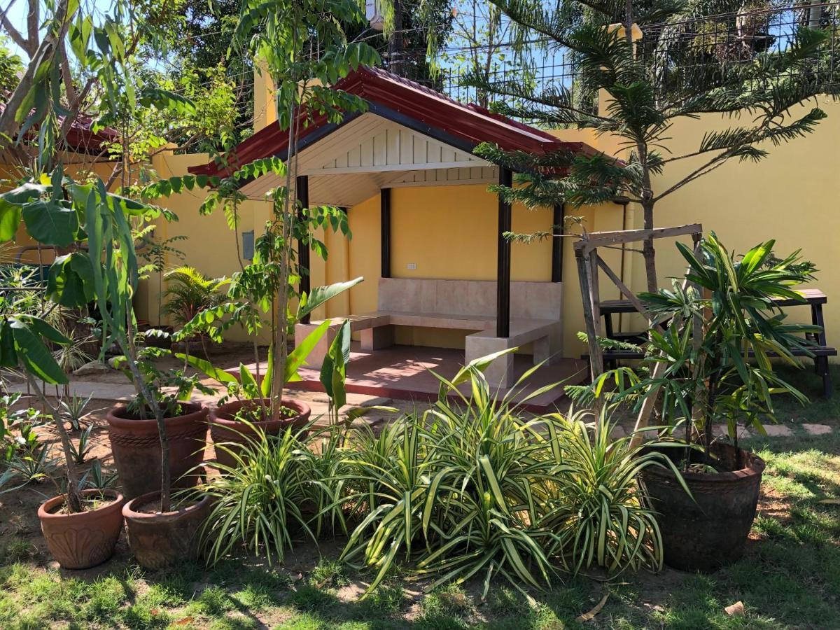 Strutz Art Garden Resort Bangued Exteriör bild
