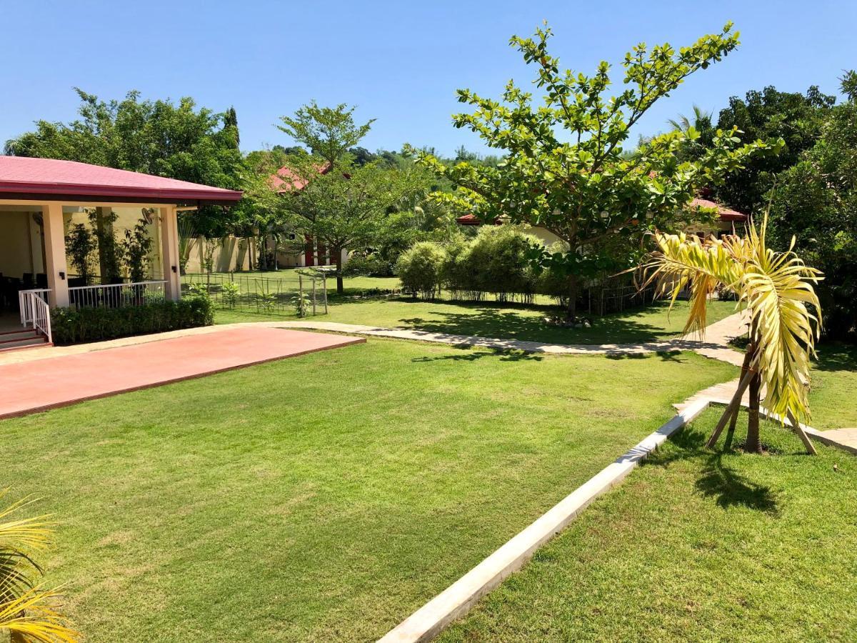 Strutz Art Garden Resort Bangued Exteriör bild