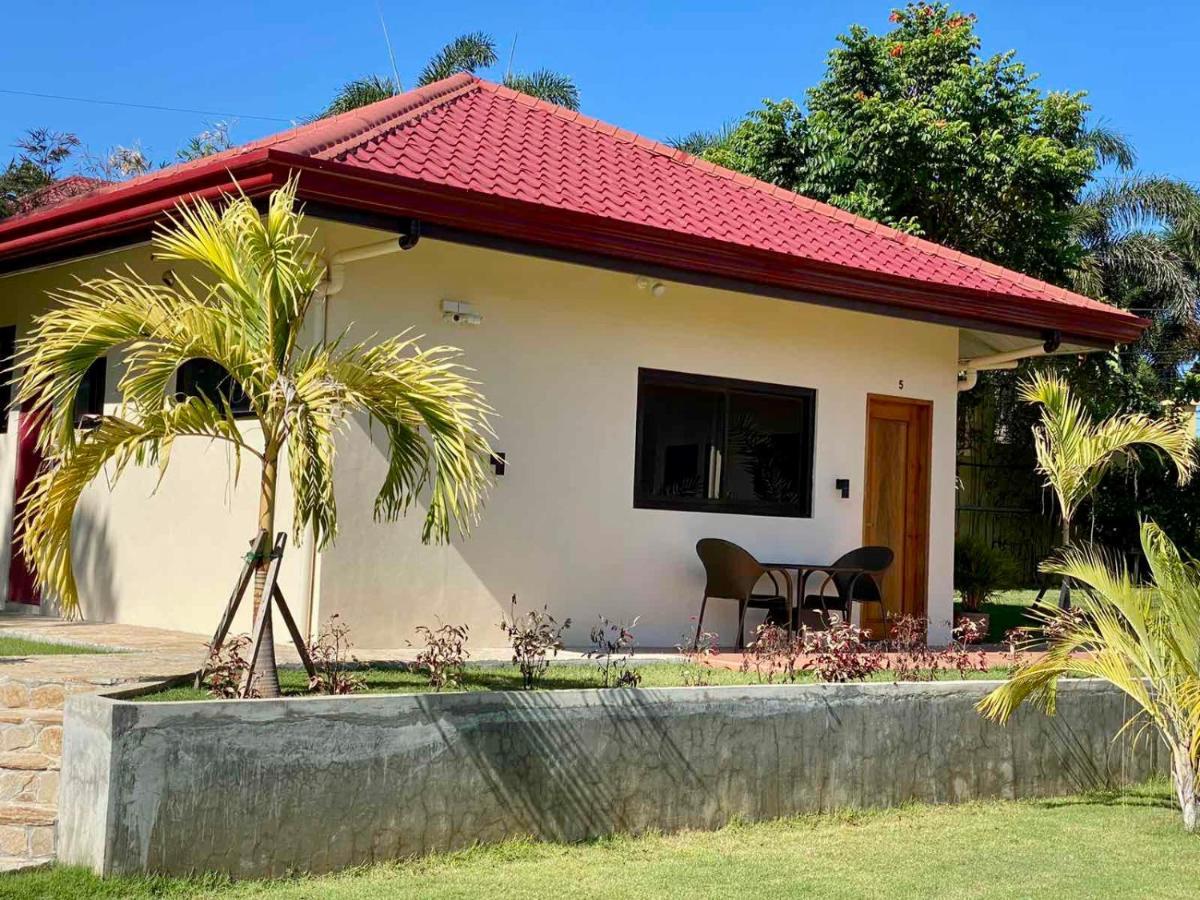 Strutz Art Garden Resort Bangued Exteriör bild