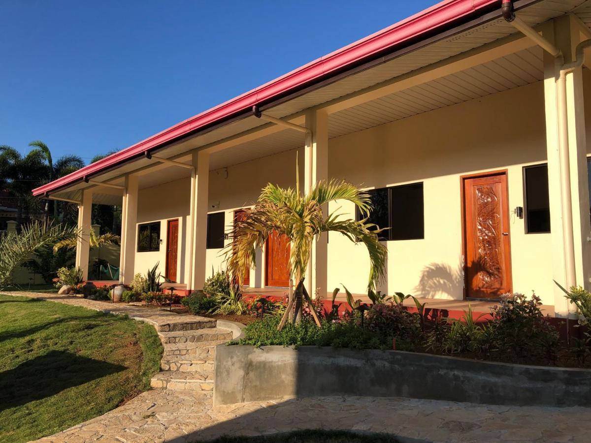 Strutz Art Garden Resort Bangued Exteriör bild