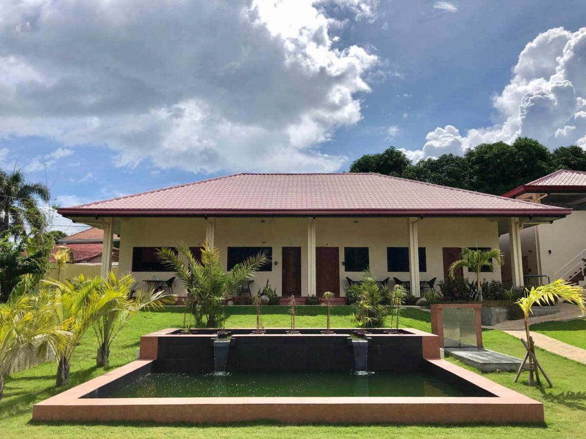 Strutz Art Garden Resort Bangued Exteriör bild