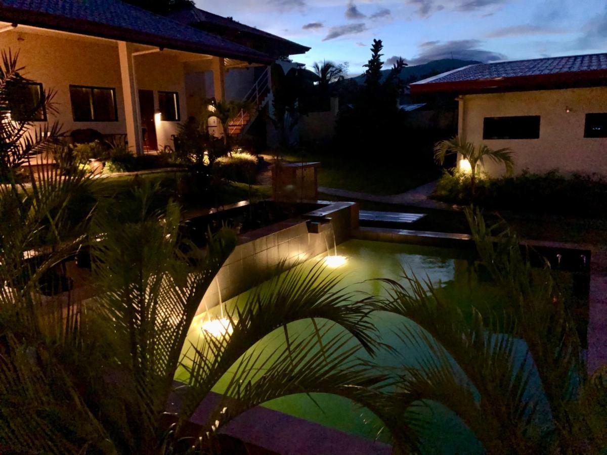 Strutz Art Garden Resort Bangued Exteriör bild
