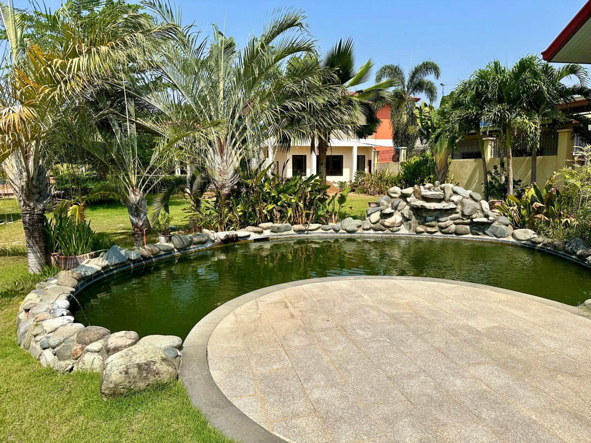 Strutz Art Garden Resort Bangued Exteriör bild